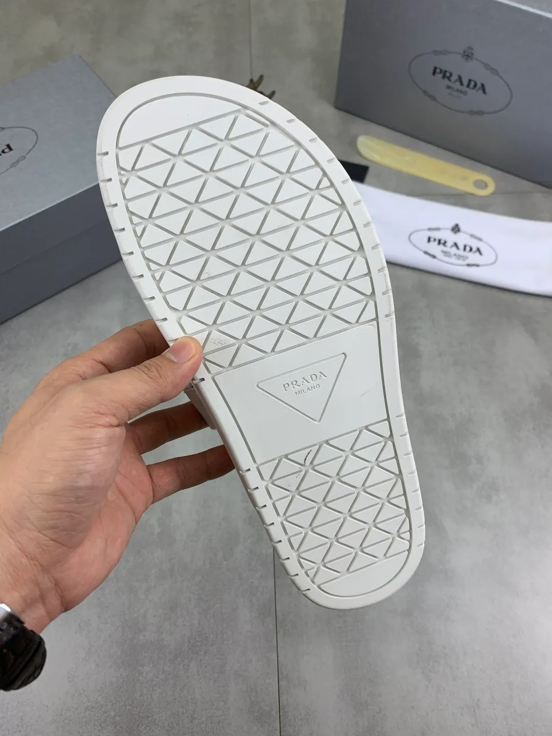 Men's shoes 💰P340💰【New style】🎁🎁🎁 PRADA Prada's new casual slippers, original official website, perfect workmanship, transmitting a kind of noble luxury, sublimating its definition of luxury in Prada's high-end extraordinary craftsmanship. Original combination outsole, code number: 38-44 (45 customized) Multiple colors 🉑️ to choose from